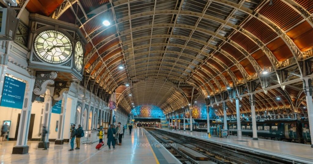 How to use the Elizabeth Line in London featuring spacious interior of Paddington Station hall