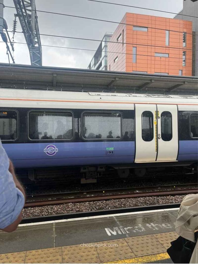 How to use the Elizabeth Line in London showing Elizabeth Line train